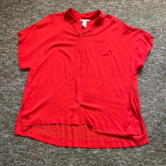 H&M Tops - Women, Size 4, red/orange shirt, button down; drop shoulder, size split.